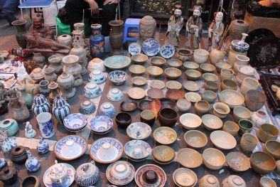 Chợ đồ cổ Hà Nội bán toàn đồ giả